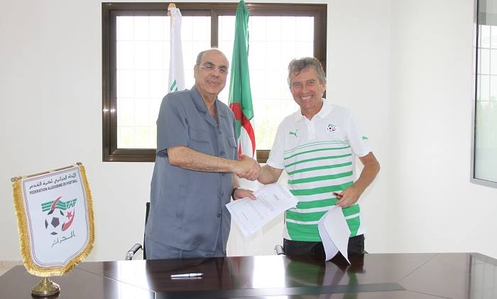 الناخب الوطني الجديد كرستيان غوركيف يوقع على عقد تديب المنتخب الوطني الجزائري  Do